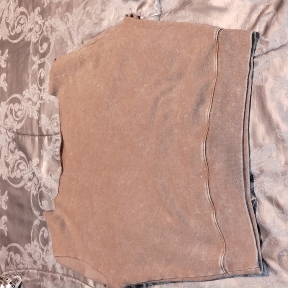 Pink Victoria's Secret Off the shoulder Sweater -Pre-owned!!! Sz Small!!!🔥 🔥 - Picture 2 of 4